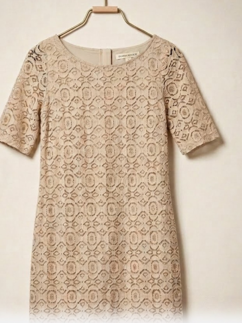 Banana Republic Women’s Beige Lace Shift Dress - wedding guest - size 4P